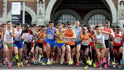 Halbmarathonläufer bei den Europameisterschaften in Amsterdam. © dpa bildfunk Foto: Olaf Kraak