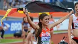 Gesa Felicitas Krause nach ihrem Sieg über die 3000 m Hürden bei den Europameisterschaften in Amsterdam © imago/Jan Huebner Foto: Jan Huebner