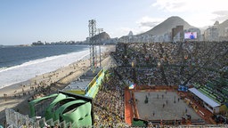 Die Beachvolleyball-Arena an der Copacabana in Rio © picture alliance / Sven Simon 