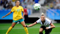 Die deutsche Fußballspielerin Alexandra Popp (r.) © dpa - Bildfunk Foto: Alan Morici