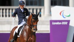 Steffen Zeibig bei den Paralympics. © dpa-bildfunk Foto: Julian Stratenschulte