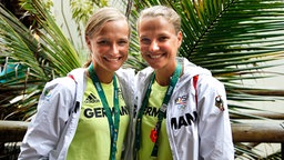 Die Marathonläuferinnen Anna (l.) und Lisa Hahner in Rio de Janeiro © Thomas Luerweg Foto: Thomas Luerweg