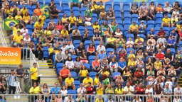 Zuschauer beim Spiel im 5er Fußball zwischen Brasilien gegen Marokko © Florian Neuhauss/sportschau.de Foto: Florian Neuhauss