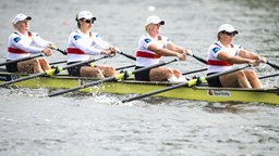 Annekatrin Thiele (l.), Carina Baer (2.v.l.), Julia Lier (2.v.r.)  and Lisa Schmidla (r.) treten als Ruder-Vierer der Frauen in Rio an. © DPA Picture Aliiance Foto: Vincent Jannik