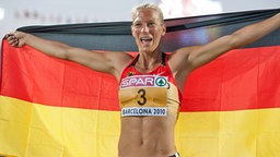 Jennifer Oeser gewinnt die Bronzemedallie im Siebenkampf der Frauen © dpa - Bildfunk Foto: Bernd Thissen
